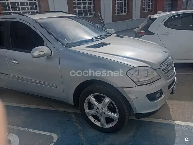 Usado Mercedes ML320 224 CV (164 kW) 2005 Gris / plata SUV