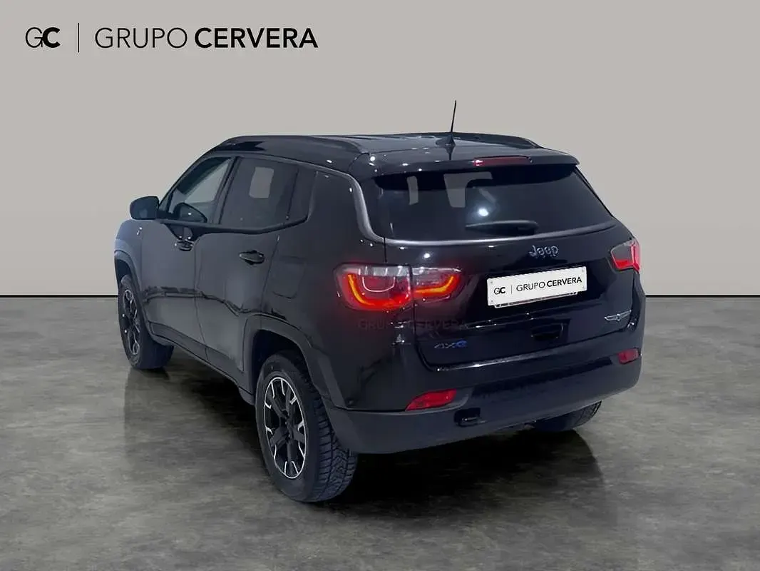 Usado Jeep Compass Trailhawk 241 CV (177 kW) 2020 Negro SUV
