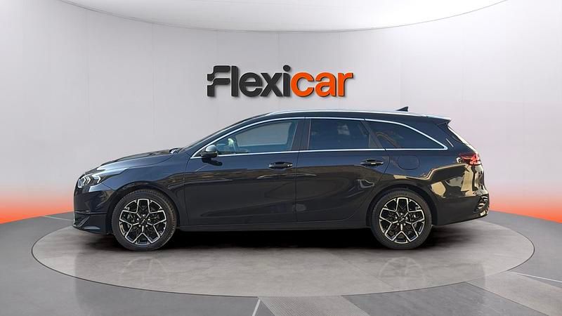 Usado Kia Ceed Style 100 CV (73 kW) 2025 Negro Utilitario