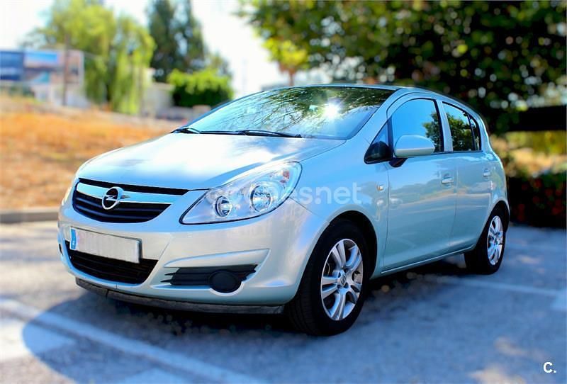 Gris / plata Usado 2009 Opel Corsa Berlina | 4950 € (Precio justo) - Imagen 1/4
