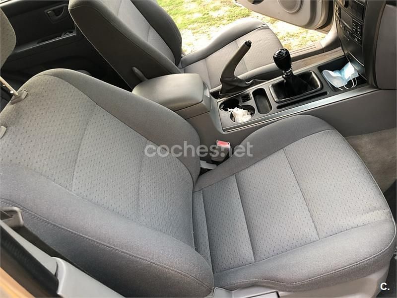 Usado Kia Sorento EX 140 CV (102 kW) 2005 Gris / plata SUV