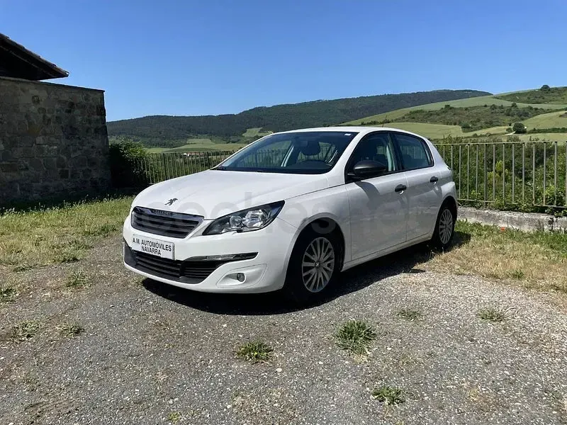 Usado Peugeot 308 Access 92 CV (67 kW) 2013 Blanco Berlina