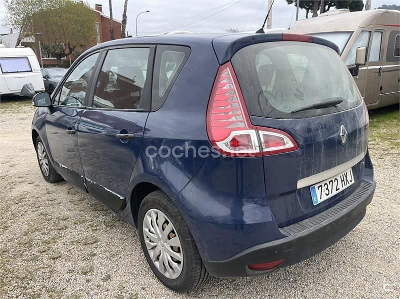 Usado Renault Scénic III Expression 115 CV (84 kW) 2014 Azul Monovolumen