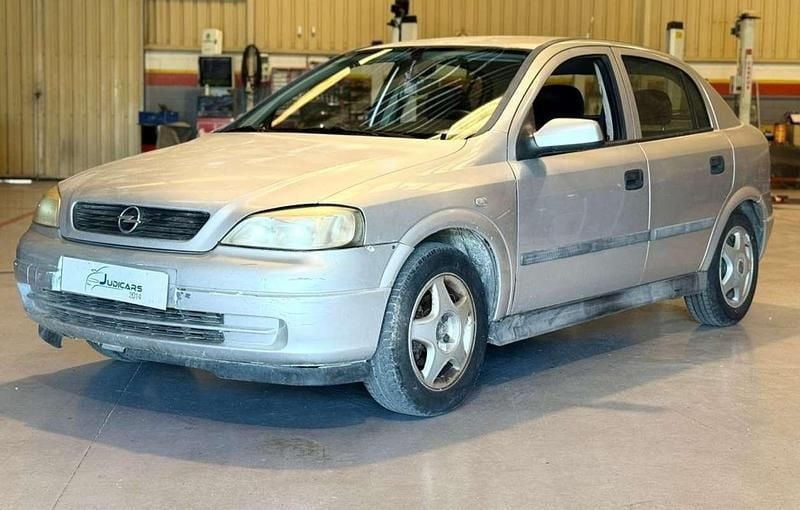 Plateado Usado 2001 Opel Astra Club Utilitario | 1750 € (Precio justo) - Imagen 1/4