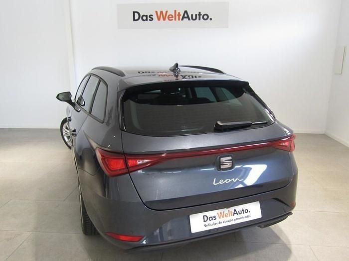 Gris Usado 2024 Seat Leon ST FR Familiar | 26.990 € (Un poco caro) - Imagen 1/4