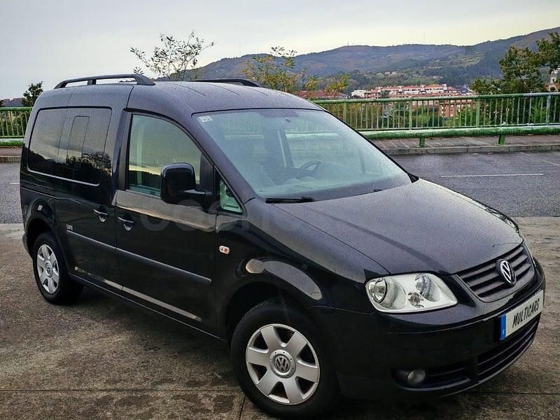 Usado VW Caddy Life 105 CV (77 kW) 2010 Negro Monovolumen