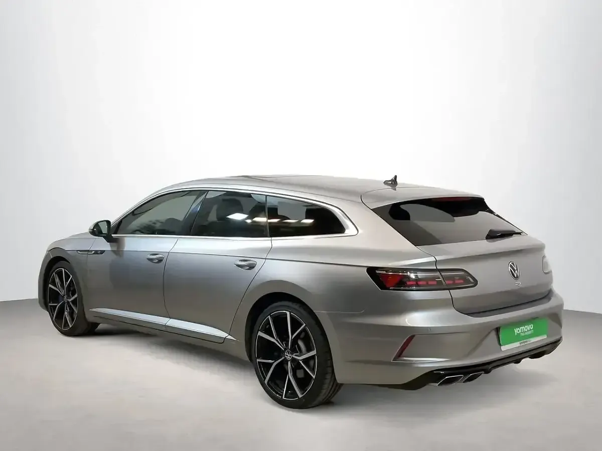 Usado VW Arteon R 324 CV (238 kW) 2023 Plateado Familiar