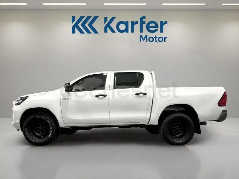 Usado Toyota HiLux 150 CV (110 kW) 2022 Blanco Pickup/Camioneta