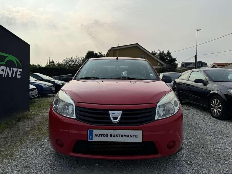 Usado Dacia Sandero Lauréate 75 CV (55 kW) 2011 Rojo Utilitario