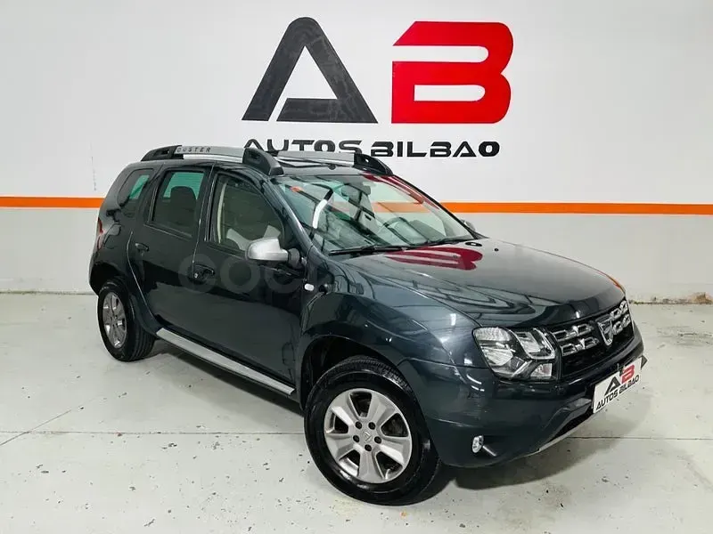 Usado Dacia Duster Lauréate 109 CV (80 kW) 2016 Gris / plata SUV