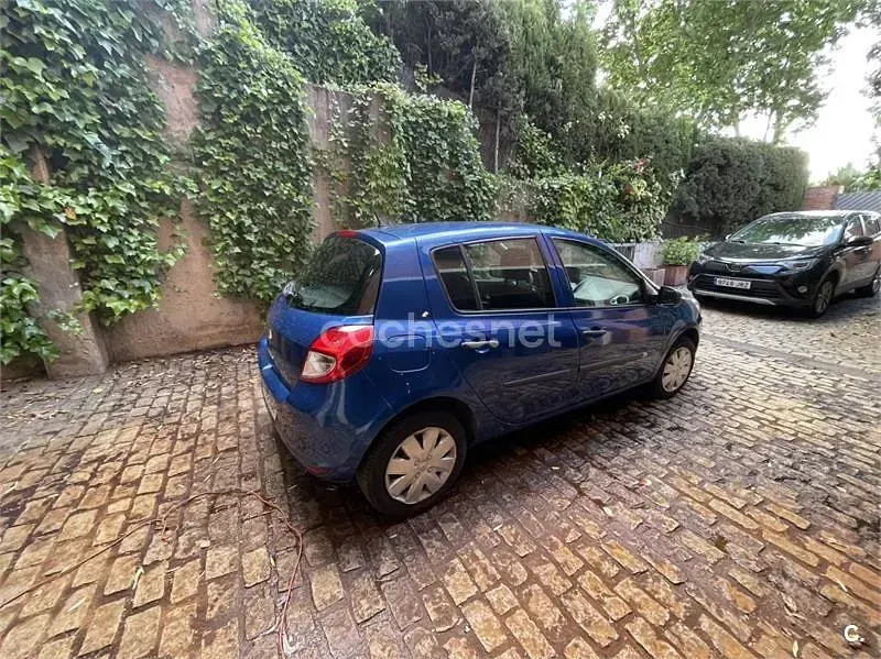 Usado Renault Clio IV 75 CV (55 kW) 2012 Azul Berlina