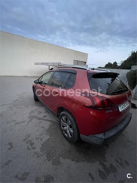 Usado Peugeot 2008 Access 82 CV (60 kW) 2018 Rojo SUV