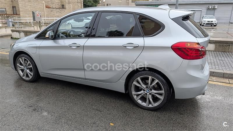 Usado BMW 225 Active Tourer iPerformance 224 CV (164 kW) 2019 Gris / plata Monovolumen