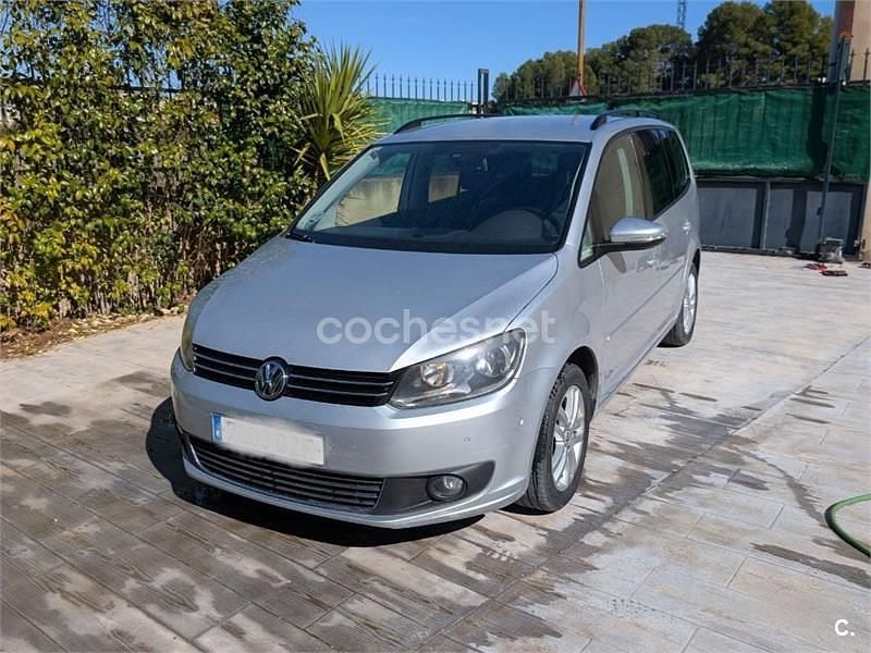 Usado VW Touran Advance 140 CV (102 kW) 2010 Gris / plata Monovolumen