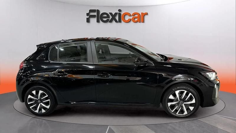 Usado Peugeot 208 Allure 102 CV (75 kW) 2024 Negro Utilitario