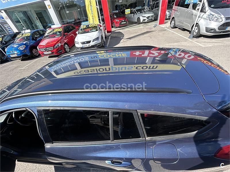 Usado Ford Focus Active 120 CV (88 kW) 2020 Azul Familiar