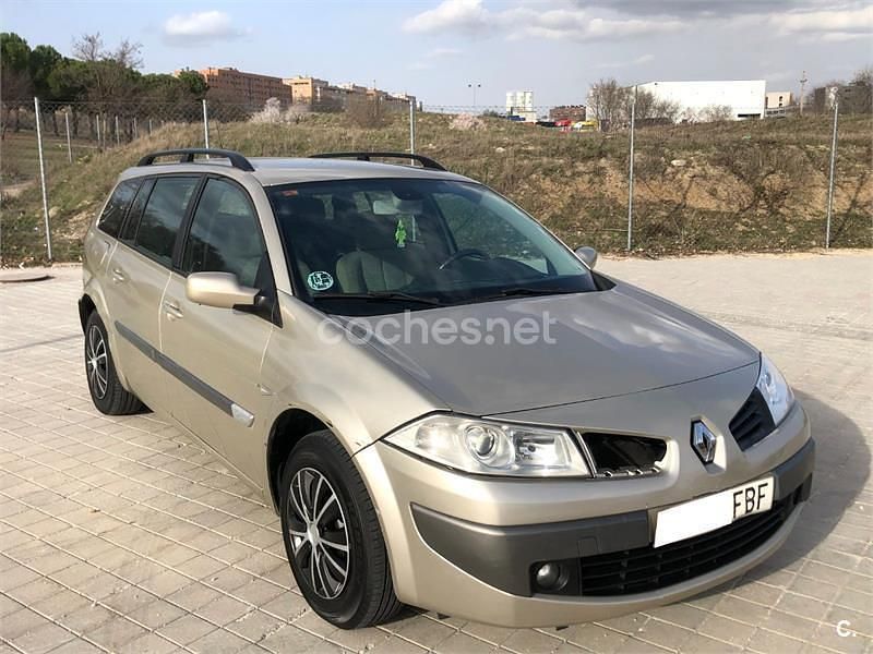 Usado Renault Mégane GrandTour Expression 120 CV (88 kW) 2006 Beige Familiar