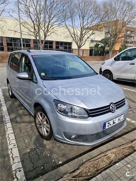 Usado VW Touran Advance 105 CV (77 kW) 2012 Gris / plata Monovolumen