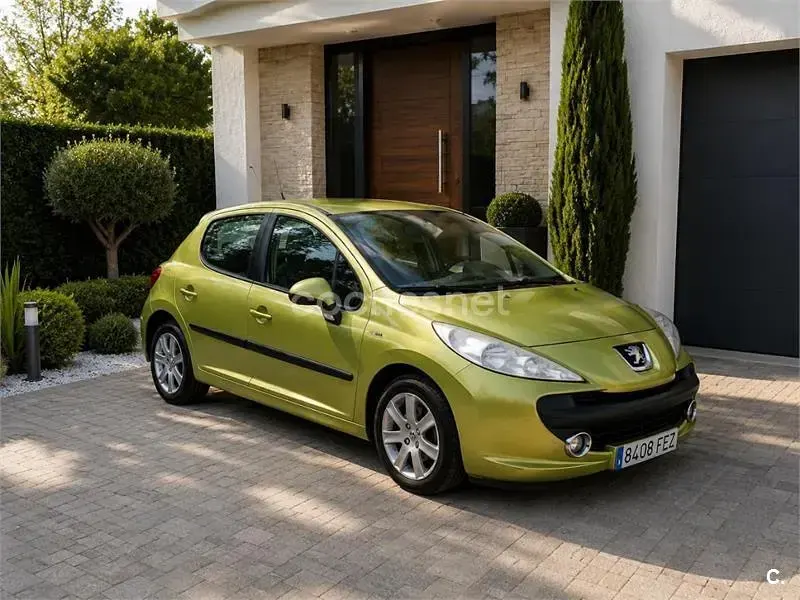 Usado Peugeot 207 90 CV (66 kW) 2007 Naranja Berlina