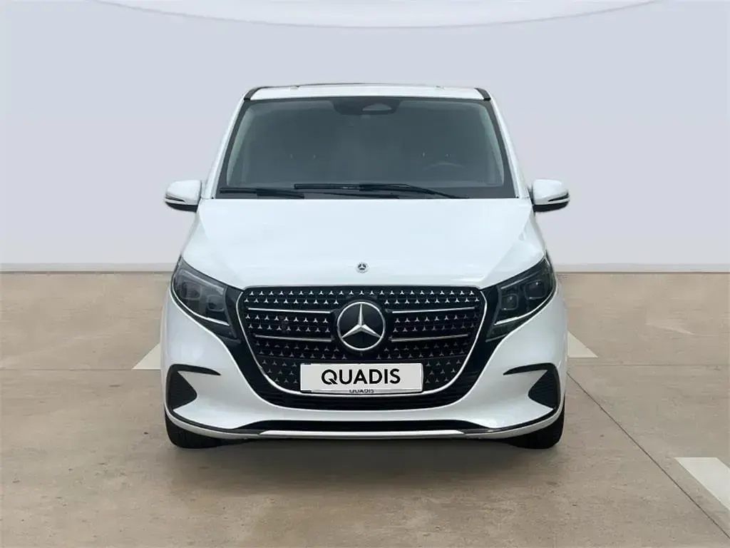 Usado Mercedes V220 Avantgarde 163 CV (119 kW) 2025 Blanco artico Monovolumen