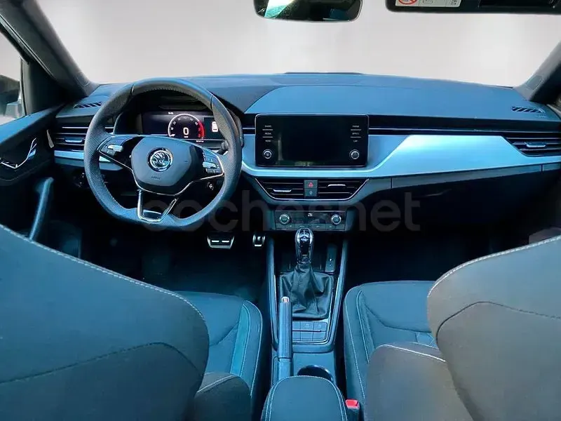 Usado Skoda Kamiq Sport 115 CV (84 kW) 2024 Gris SUV