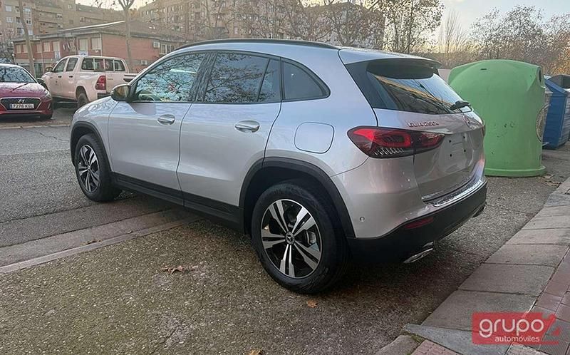 Usado Mercedes GLA250 218 CV (160 kW) 2022 Plateado SUV