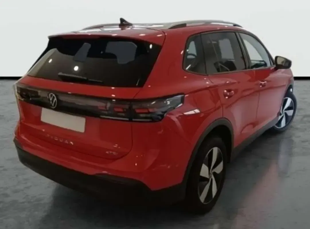 Usado VW Tiguan 204 CV (150 kW) 2025 Rojo SUV