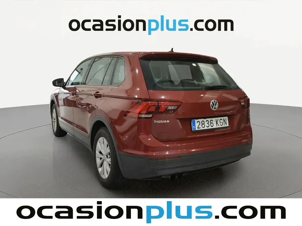 Usado VW Tiguan Edition 125 CV (91 kW) 2018 Rojo SUV