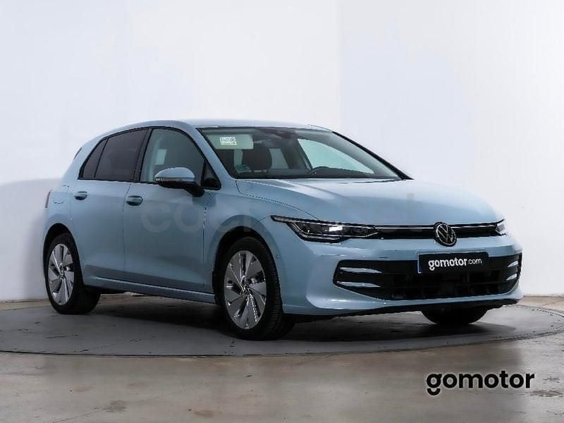 Usado VW Golf VIII 115 CV (84 kW) 2025 Gris / plata Berlina