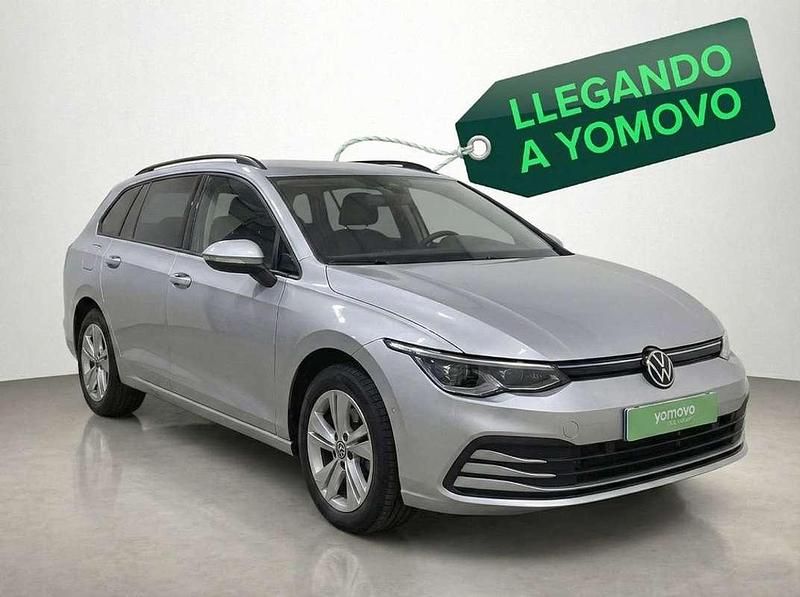 Usado VW Golf VIII Life 111 CV (81 kW) 2021 Plateado Familiar