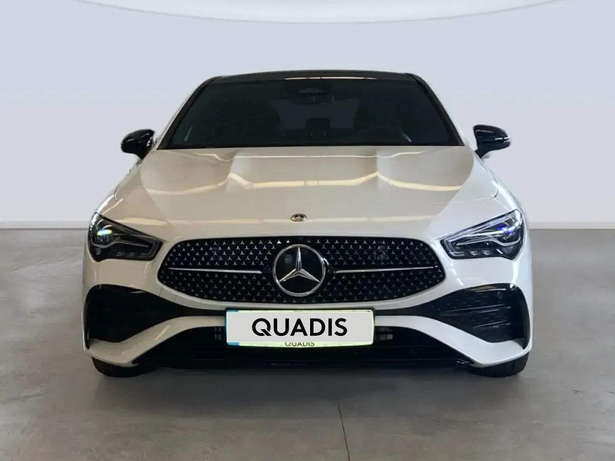 Usado Mercedes CLA220 190 CV (139 kW) 2025 Blanco Berlina