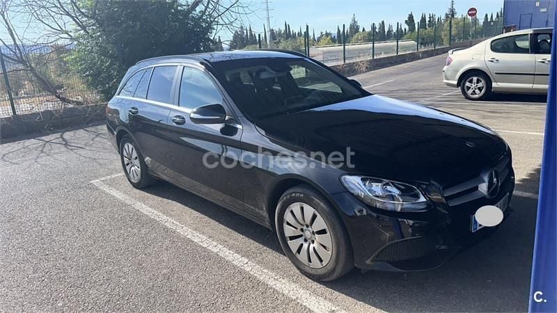 Usado Mercedes C220 170 CV (125 kW) 2014 Negro Familiar