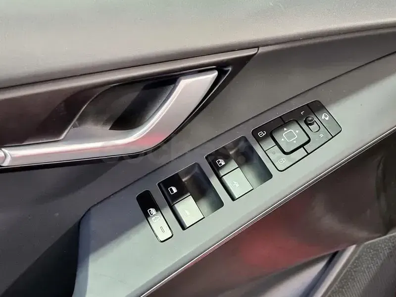 Usado Kia Niro 184 CV (135 kW) 2022 Rojo SUV