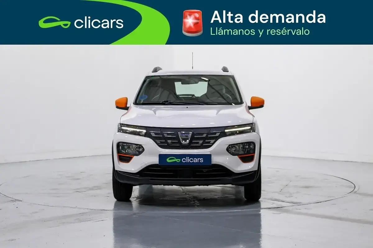 Usado Dacia Spring Comfort Plus 33 kW (45 CV) 2022 Blanco Utilitario