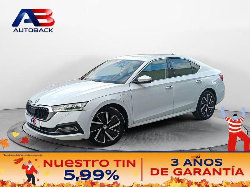 Blanco Usado 2021 Skoda Octavia Style Berlina | 17.800 € (Precio justo) - Imagen 1/2