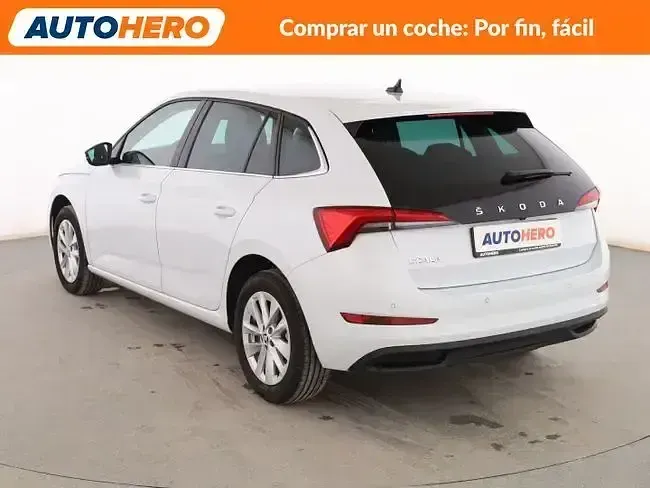 Usado Skoda Scala Ambition 150 CV (110 kW) 2023 Blanco Utilitario