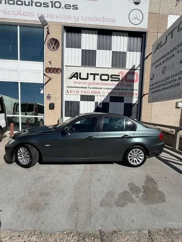 Usado BMW 318 143 CV (105 kW) 2009 Verde Berlina