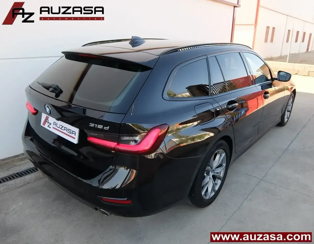 Usado BMW 318 Shadowline 150 CV (110 kW) 2022 Negro Familiar