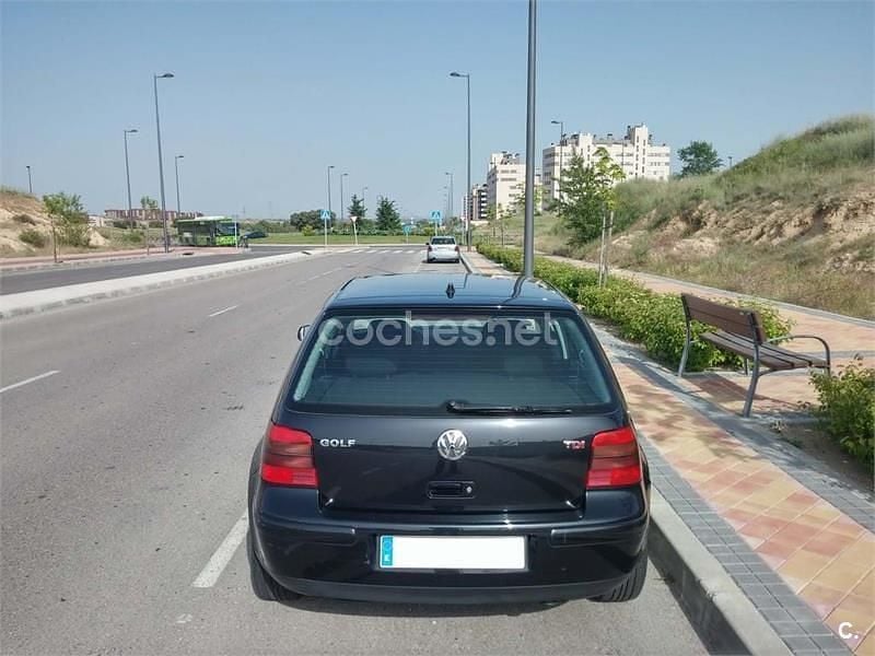 Usado VW Golf IV Edition 130 CV (95 kW) 2004 Negro Berlina