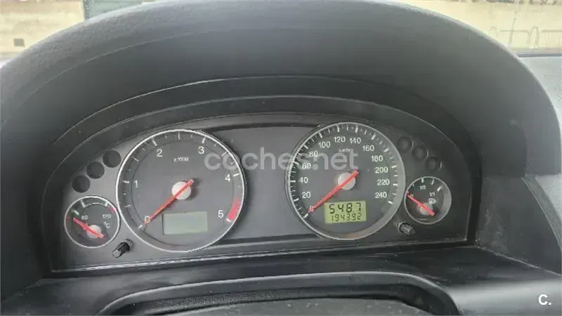 Usado Ford Mondeo Futura 130 CV (95 kW) 2005 Azul Berlina