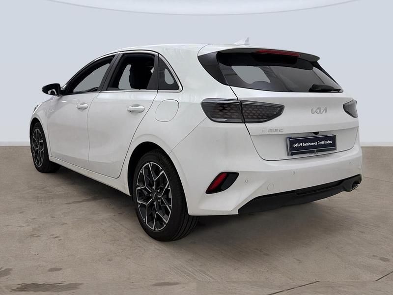 Usado Kia Ceed Edition 7 101 CV (74 kW) 2024 Blanco Utilitario