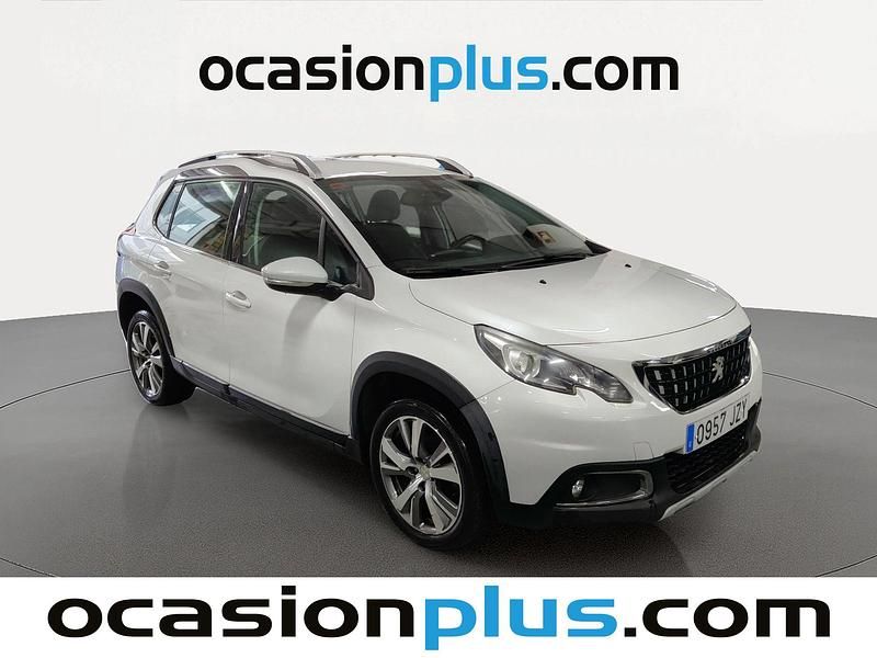 Usado Peugeot 2008 Allure 120 CV (88 kW) 2017 Blanco SUV