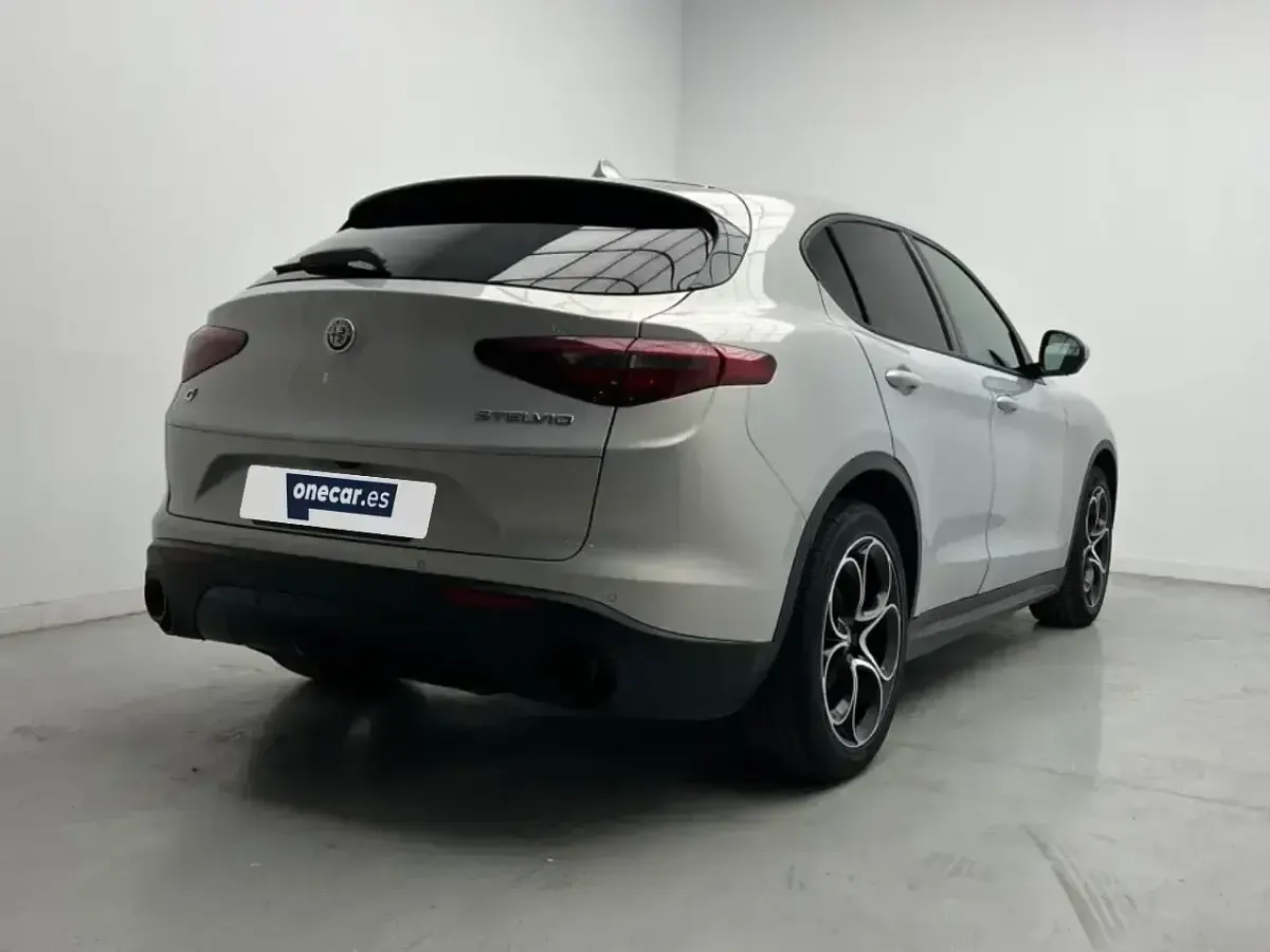 Usado Alfa Romeo Stelvio Sprint 190 CV (139 kW) 2022 Otro SUV