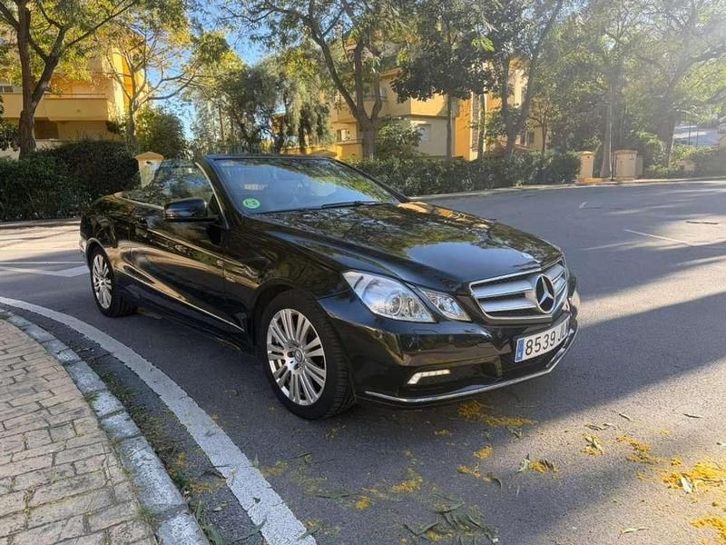 Usado Mercedes E200 184 CV (135 kW) 2010 Negro Descapotable