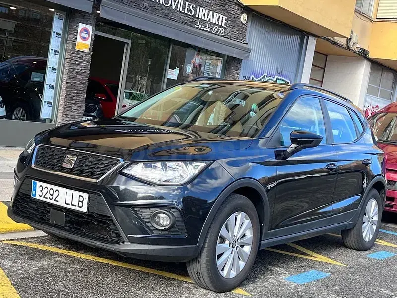 Usado Seat Arona Ecomotive 95 CV (69 kW) 2020 Negro SUV