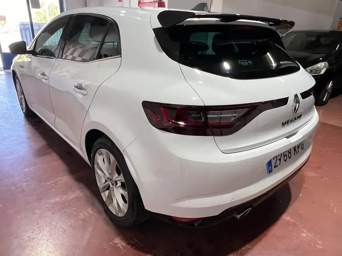 Usado Renault Mégane Zen 130 CV (95 kW) 2018 Blanco