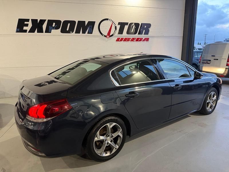 Usado Peugeot 508 Active 120 CV (88 kW) 2016 Gris Berlina