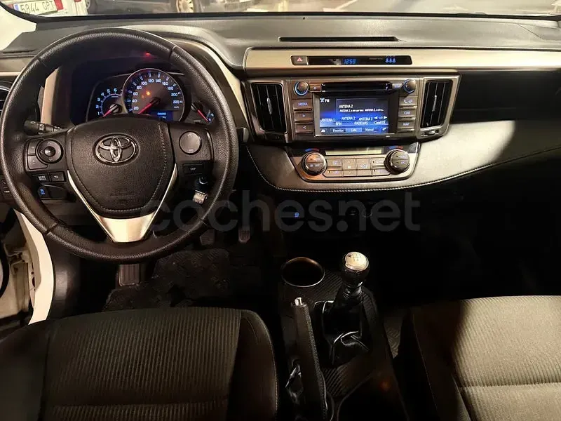 Usado Toyota RAV4 Business Edition 124 CV (91 kW) 2014 Blanco SUV