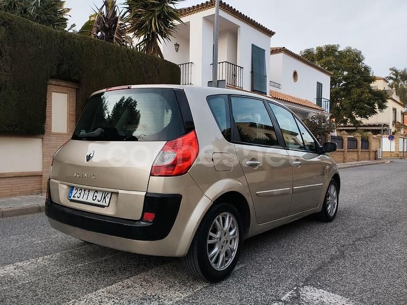 Usado Renault Scénic II Dynamique 110 CV (80 kW) 2008 Beige Monovolumen