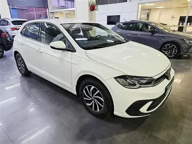 Occasion VW Polo Life 95 PK (69 kW) 2023 Wit Hatchback